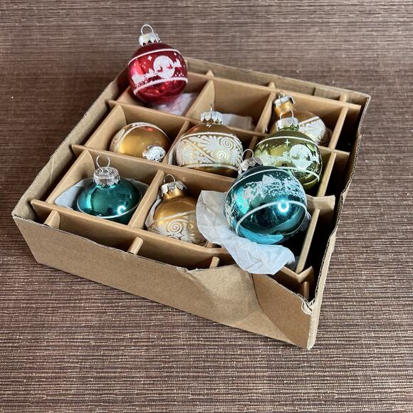 2013 Target Box of 8 Various Color Mini Glass Ball Scene Ornaments w/Glitter - Picture 4 of 10